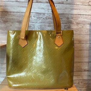 Louis Vuitton Houston Green Patent Leather Tote - Authentic - Entrupy Certified